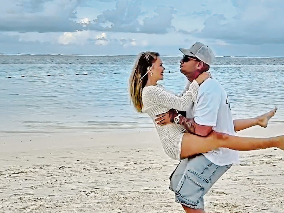 Auf Mauritius zeigen sich Pietro Lombardi und Laura Maria Rypa unbeschwert.