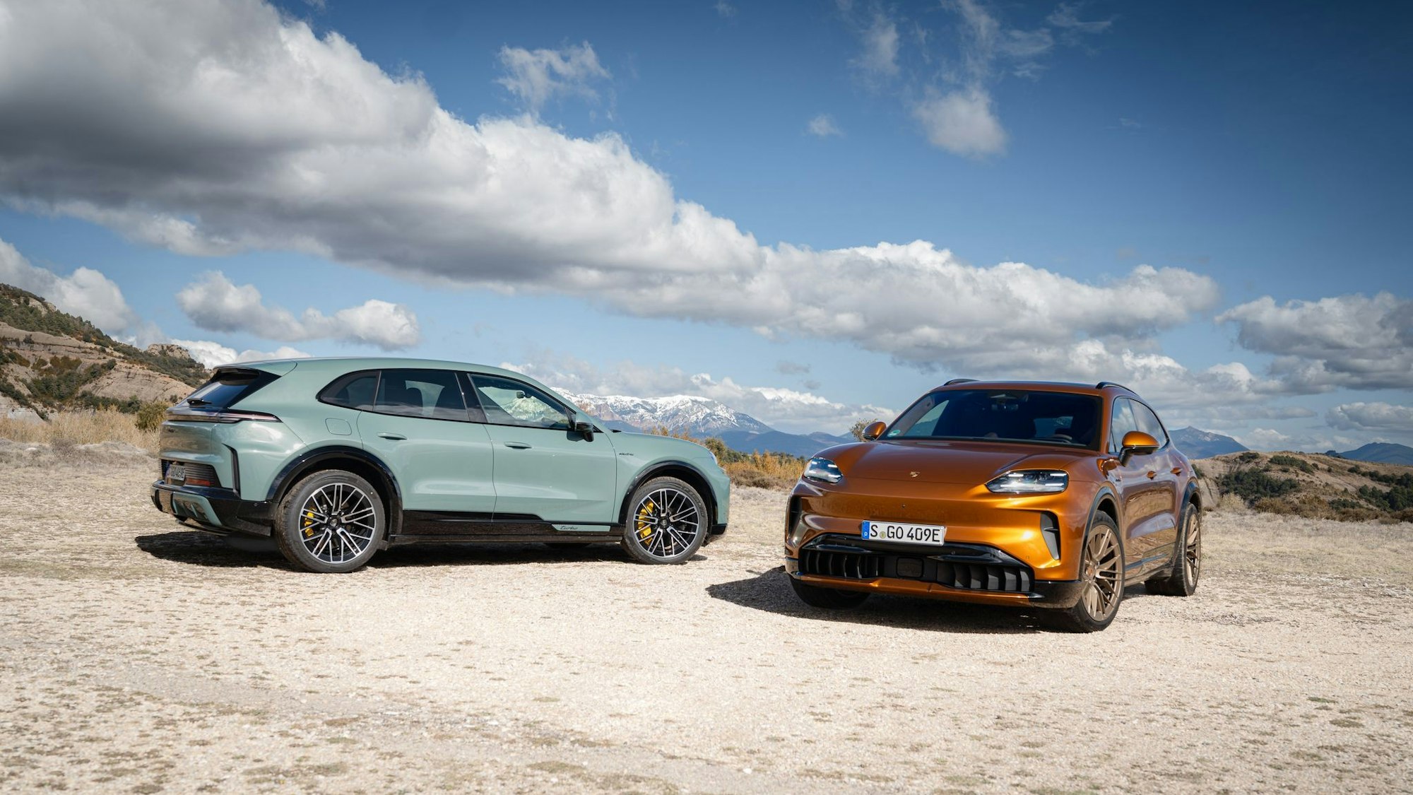 Elektrische Porsche Cayenne in zwei Modellvarianten