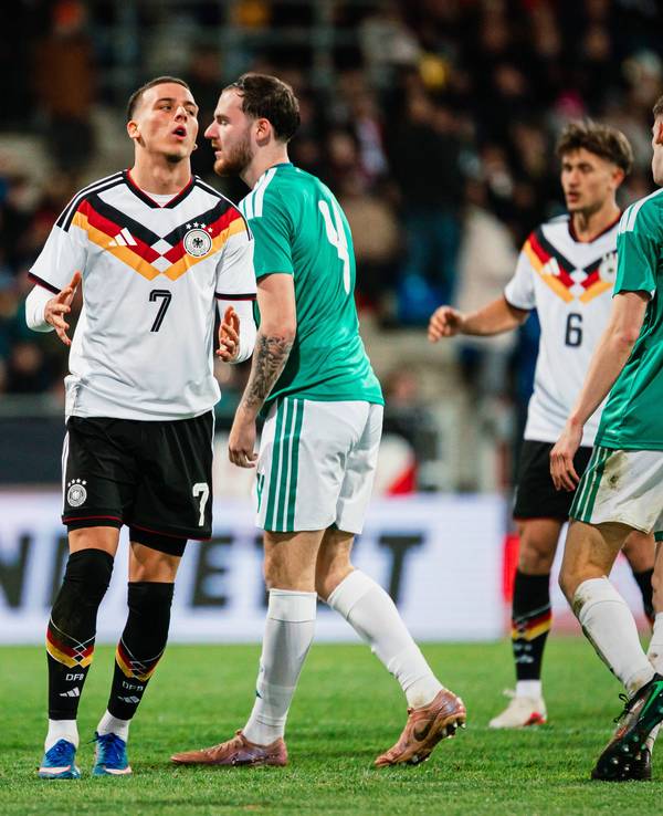 Said El Mala reagiert auf dem Platz enttäuscht.