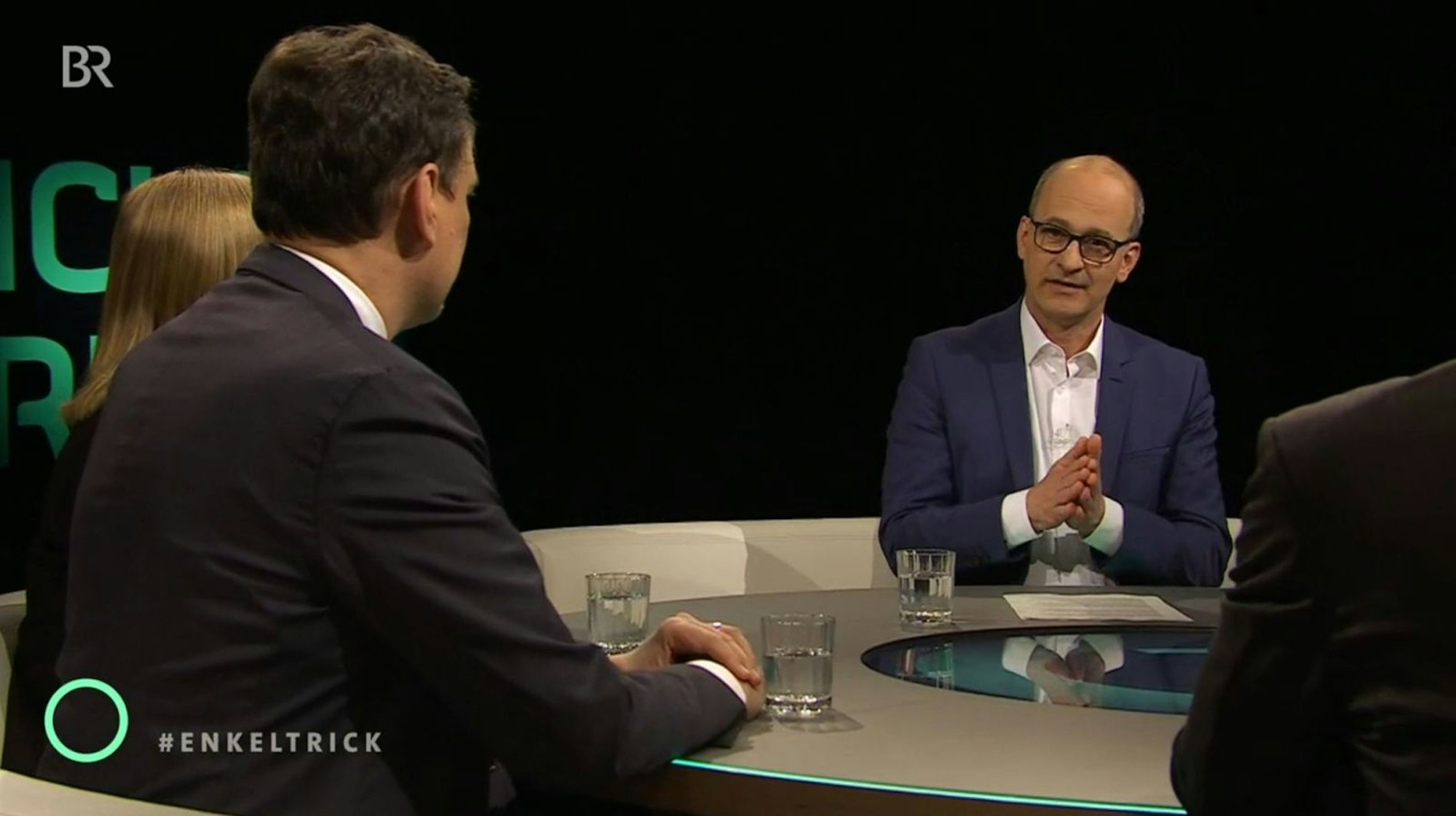 BR-Chefredakteur Christian Nitsche moderierte die „Münchner Runde“ am Mittwochabend. (Bild: BR)