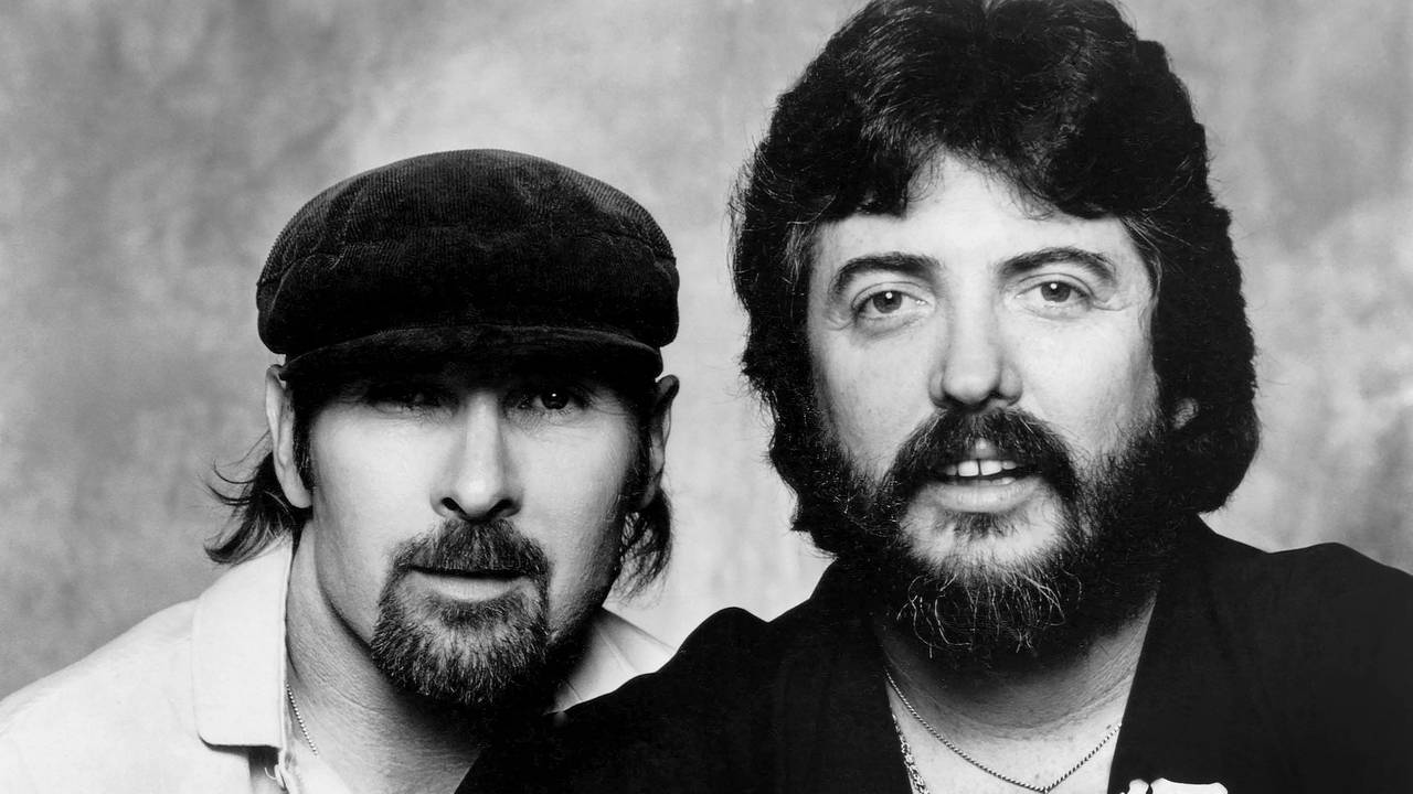 Jim Seals und Dash Crofts posieren.