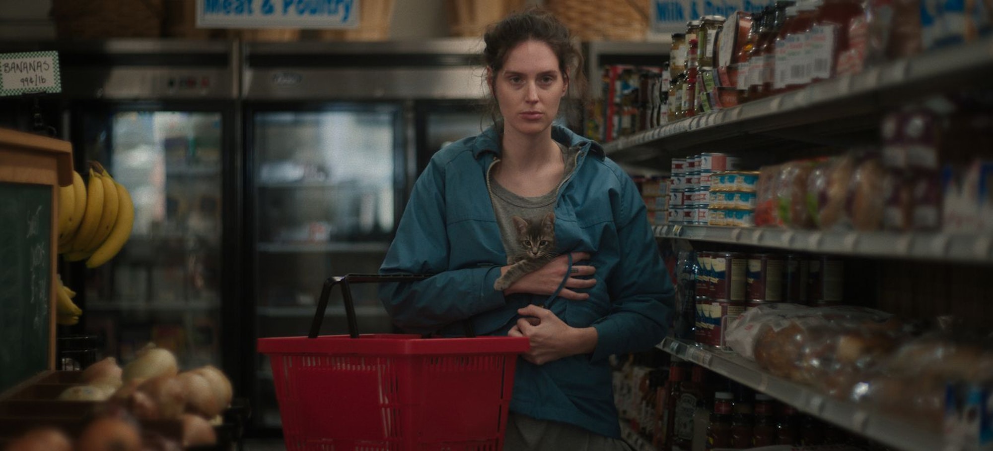 Nach dem sexuellen Übergriff wird der Alltag für Agnes (Eva Victor) manchmal zu einer Herausforderung. (Bild: Leonine/Philip Keith)