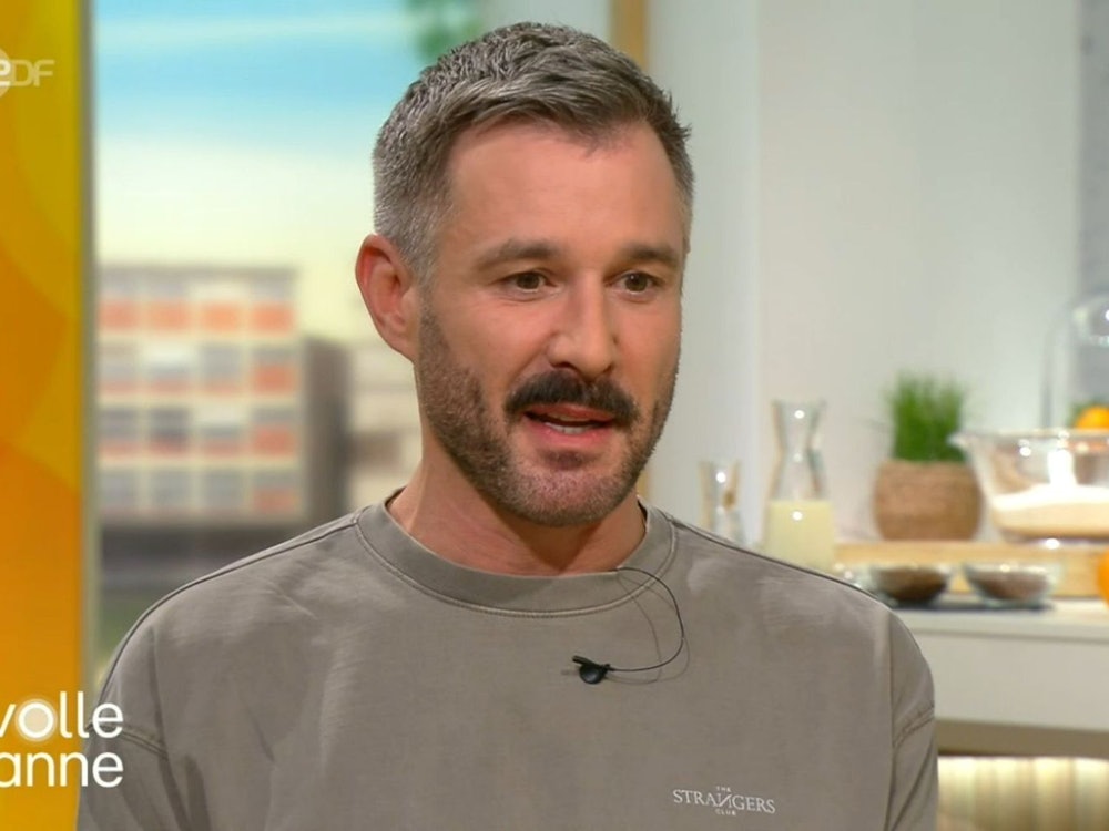 Jochen Schropp hat im ZDF-Magazin „Volle Kanne“ über die Dreharbeiten zum Film „Baumgeflüster“ gesprochen. (Bild: ZDF)