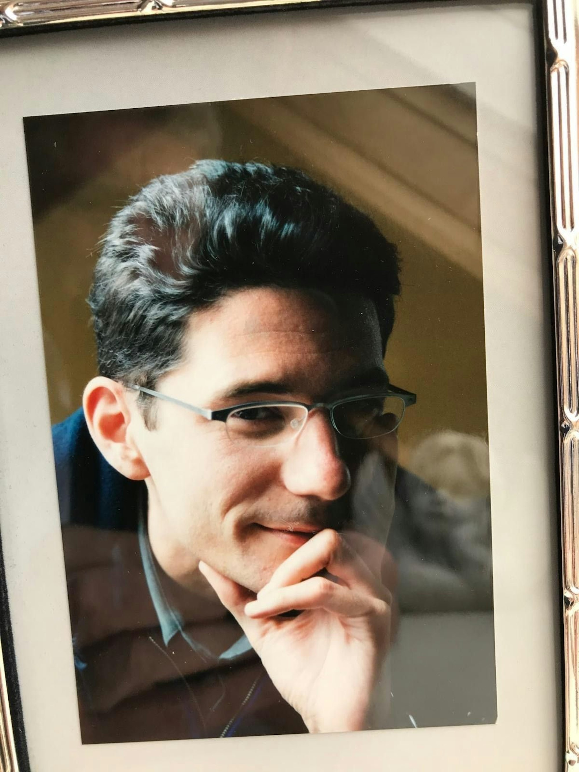 Ein Foto von Stephan Schramma in einem Bilderrahmen