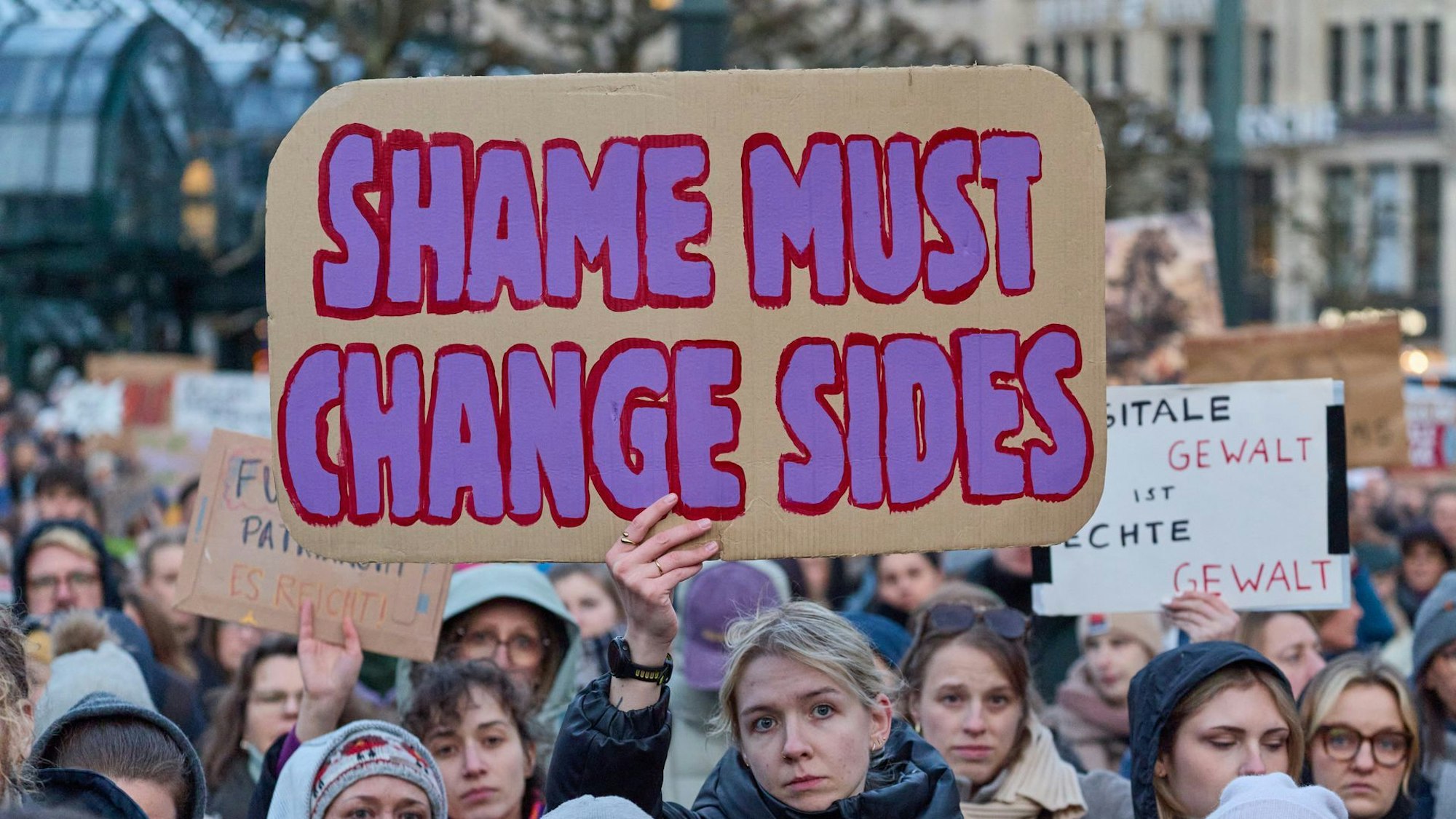 Demonstration gegen sexualisierte Gewalt gegen Frauen