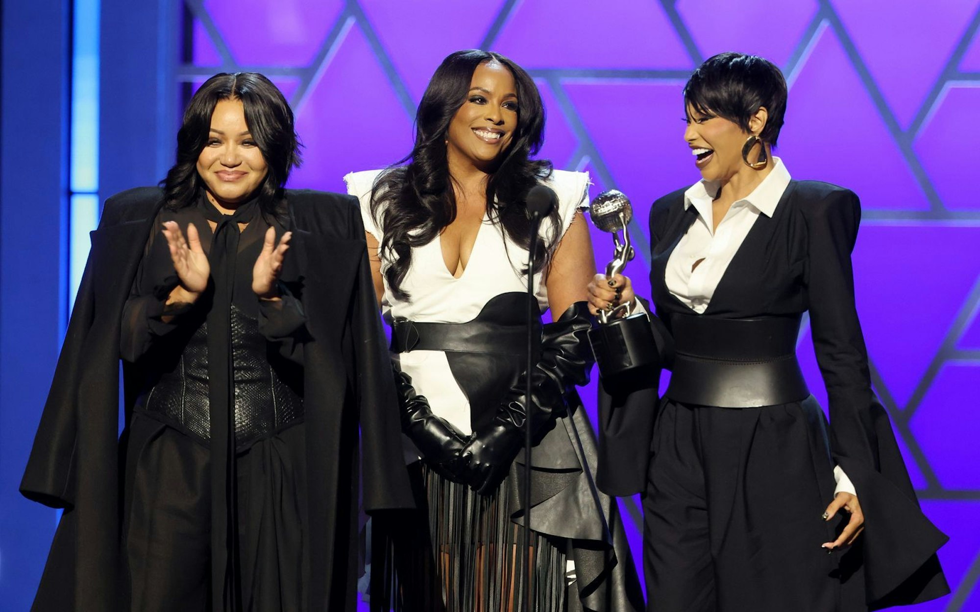 Mittlerweile sind Salt 'n' Pepa wieder vereint. Von links nach rechts: Cheryl James (“Salt“), DJ Spinderella/Deidra Roper und Sandra Denton (“Pepa“). (Bild: 2026 Getty Images/Amy Sussman)