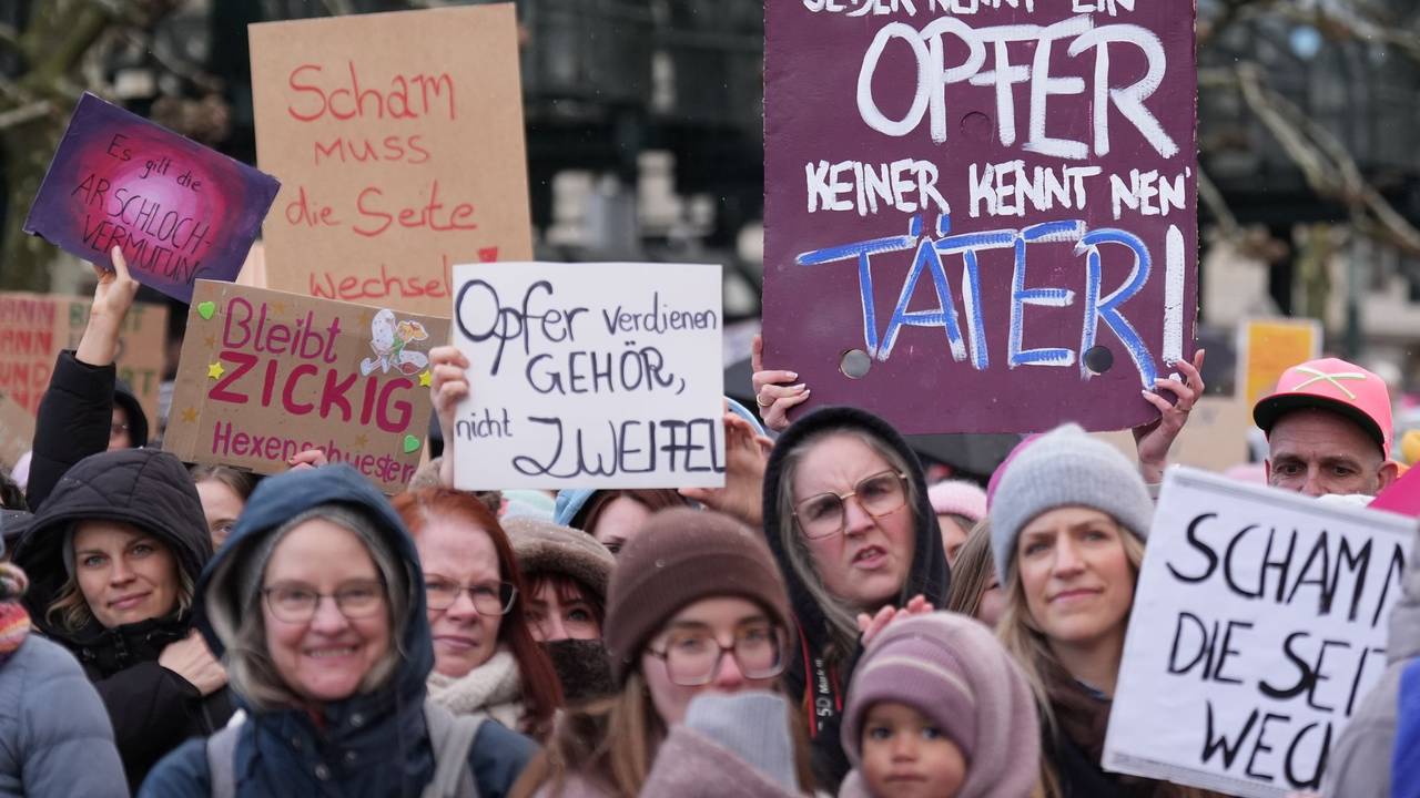 Demonstration gegen sexualisierte Gewalt gegen Frauen