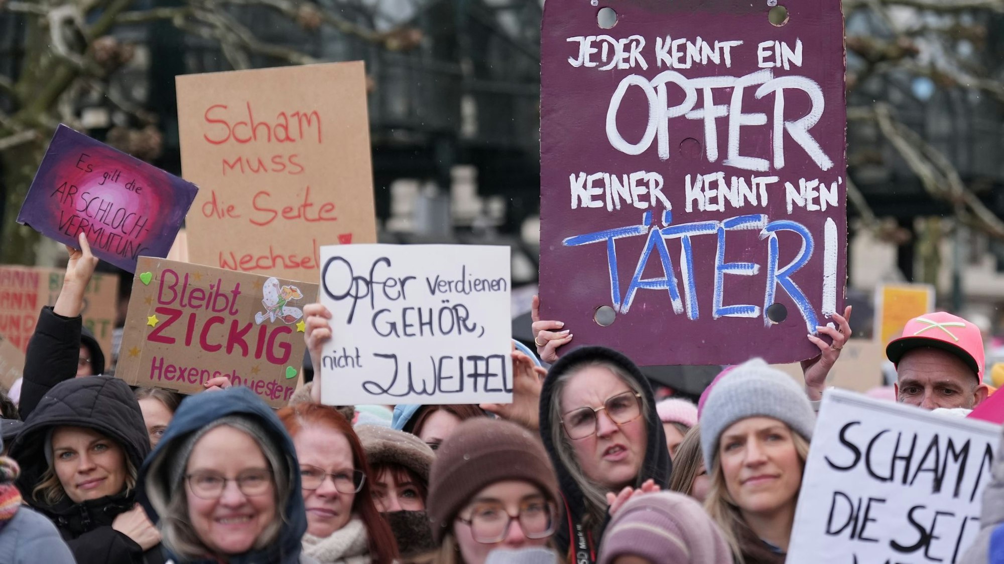 Demonstration gegen sexualisierte Gewalt gegen Frauen