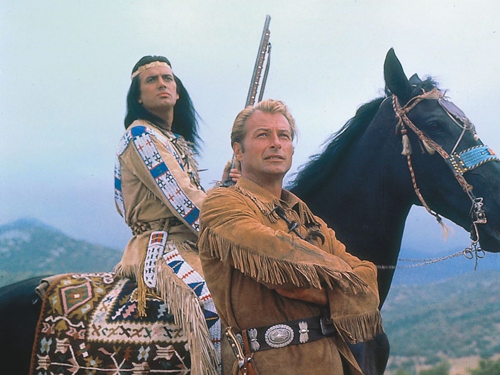 Sie ritten Seite an Seite in die deutsche Kinogeschichte: Die Blutsbrüder Winnetou (Pierre Brice, links) und Old Shatterhand (Lex Barker) in „Winnetou 2. Teil“. (Bild: ZDF/Gerd-Victor Krau)