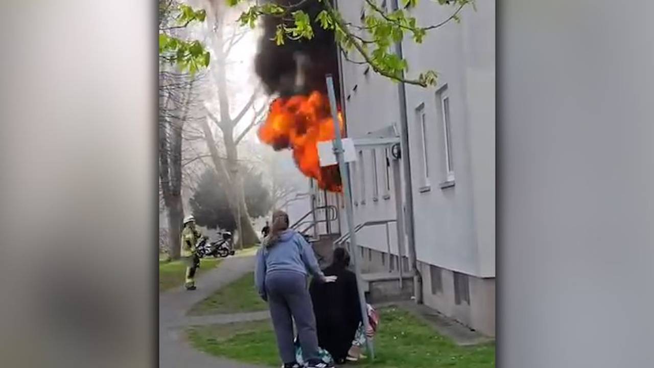 Ein Fettbrand zerstört die Wohnung in Köln.
