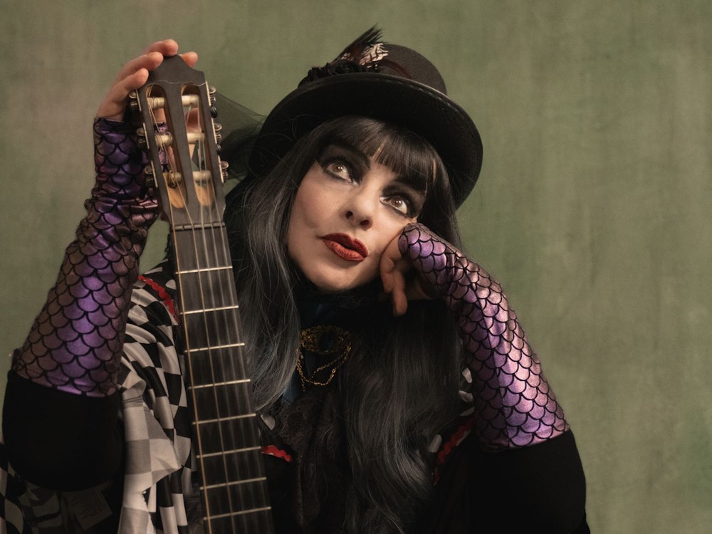 Während immer mehr Menschen der Kirche den Rücken kehren, richtet sie den Blick weiterhin vertrauensvoll nach oben: Nina Hagen feiert mit „Highway To Heaven“ ihre Liebe zum Schöpfer. (Bild: Andjani Autum Gatzweiler)