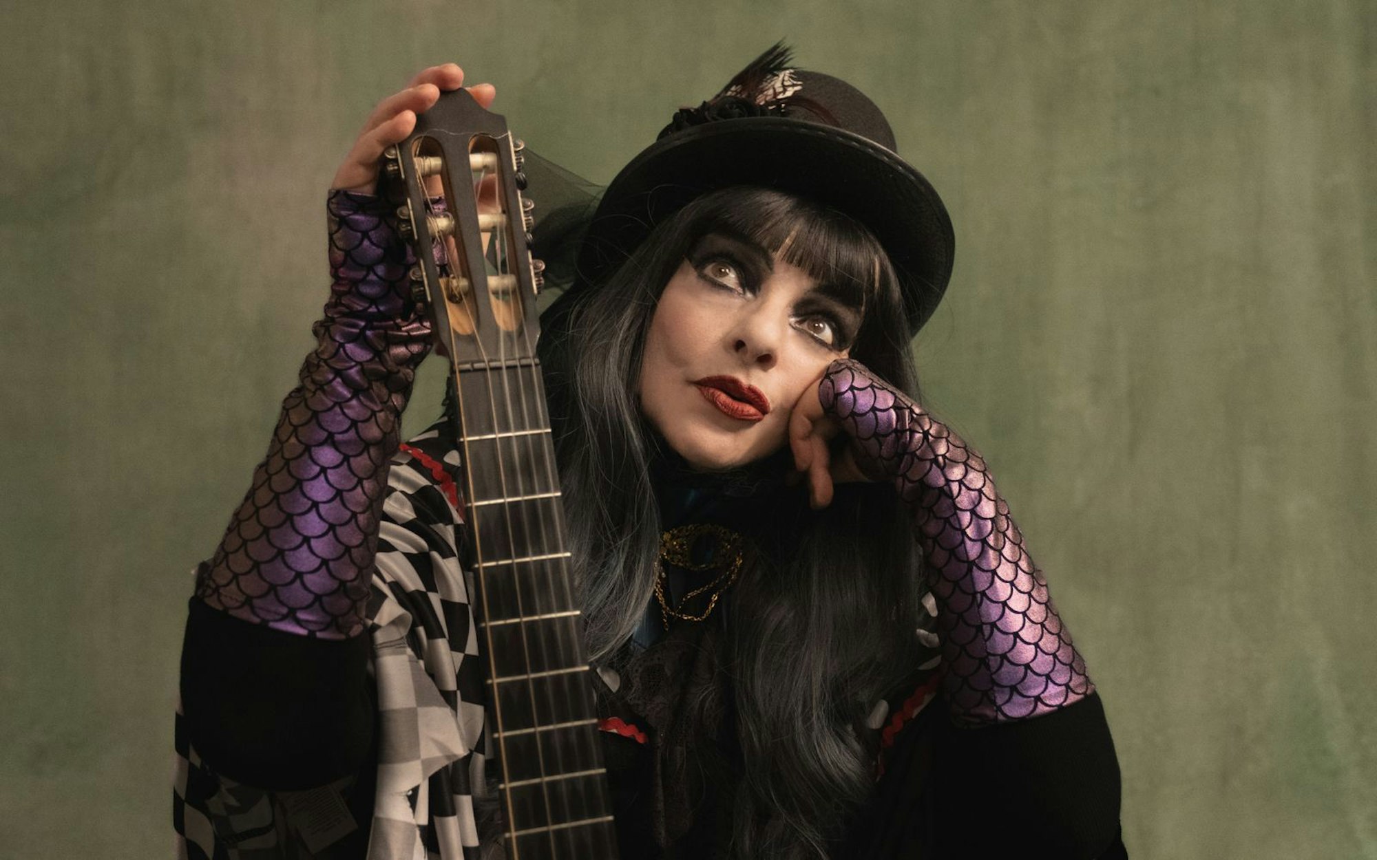 Während immer mehr Menschen der Kirche den Rücken kehren, richtet sie den Blick weiterhin vertrauensvoll nach oben: Nina Hagen feiert mit „Highway To Heaven“ ihre Liebe zum Schöpfer. (Bild: Andjani Autum Gatzweiler)