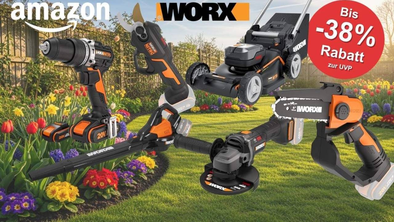 Worx-Geräte in Orange-Schwarz vor grünem, blühenden Garten mit vielen Blumen – darunter ein Akku-Schlagbohrschrauber, eine Ast-Kettensäge, ein Akku-Rasenmäher, ein Laubbläser und ein Winkelschleifer. Oben links das Amazon-Logo, oben rechts das Worx-Logo.