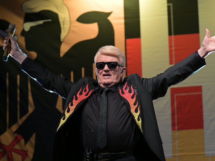 Konzert des Sängers Heino aus Solidarität mit Feuerwehrmann