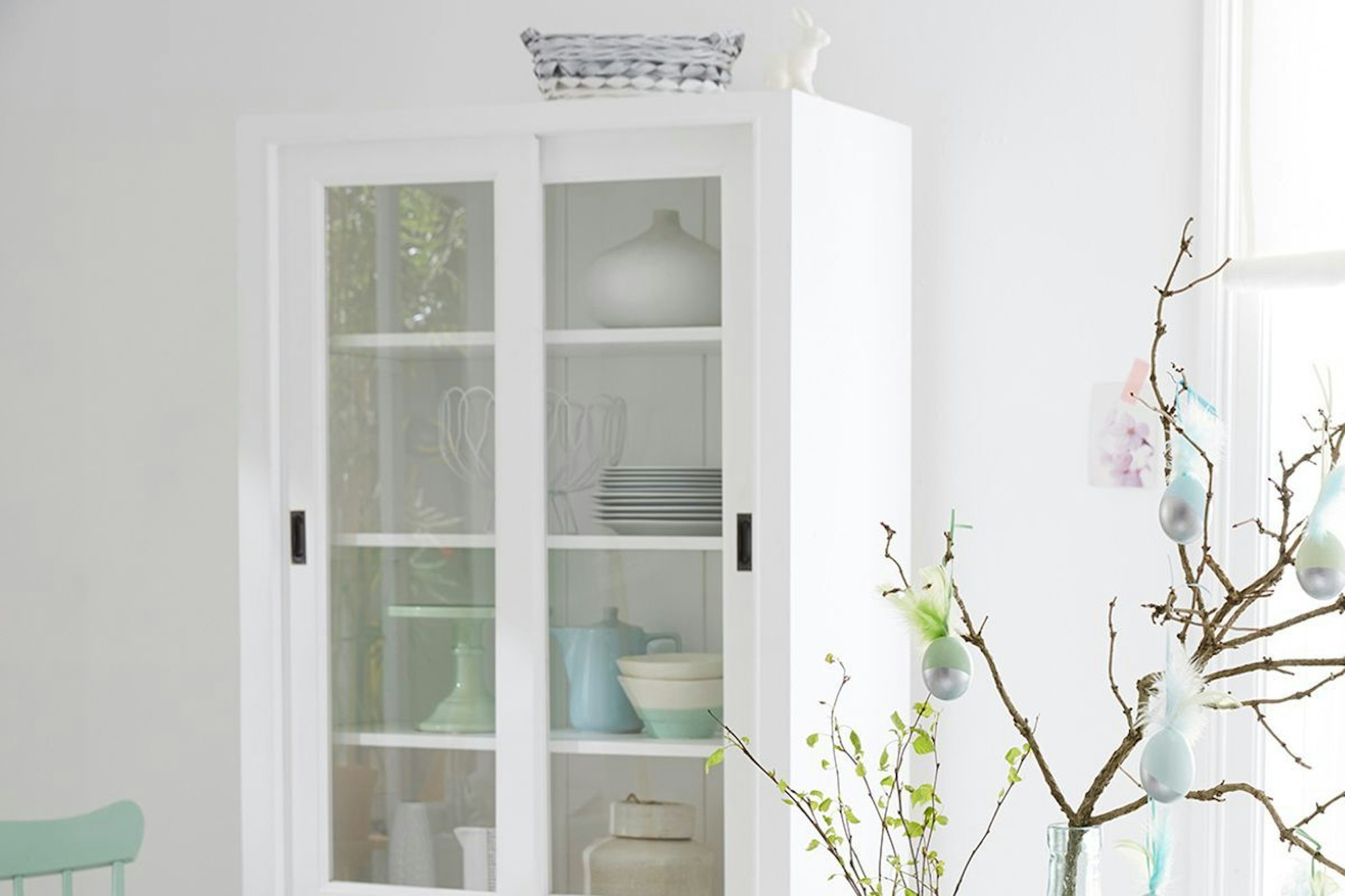 Ostereier mit Federn