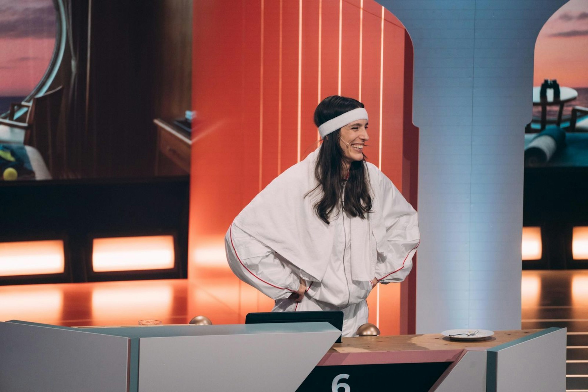 Andrea Petkovic wurde so ausstaffiert, dass man ihre Tennis-Vergangenheit auf einen Blick erkennt. Schade nur, dass sie wieder recht früh die Sendung verlassen muss. (Bild: Joyn/Florida TV / Julian Mathieu)