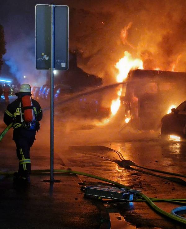 Wohnmobil brennt aus - Brandstiftung vermutet