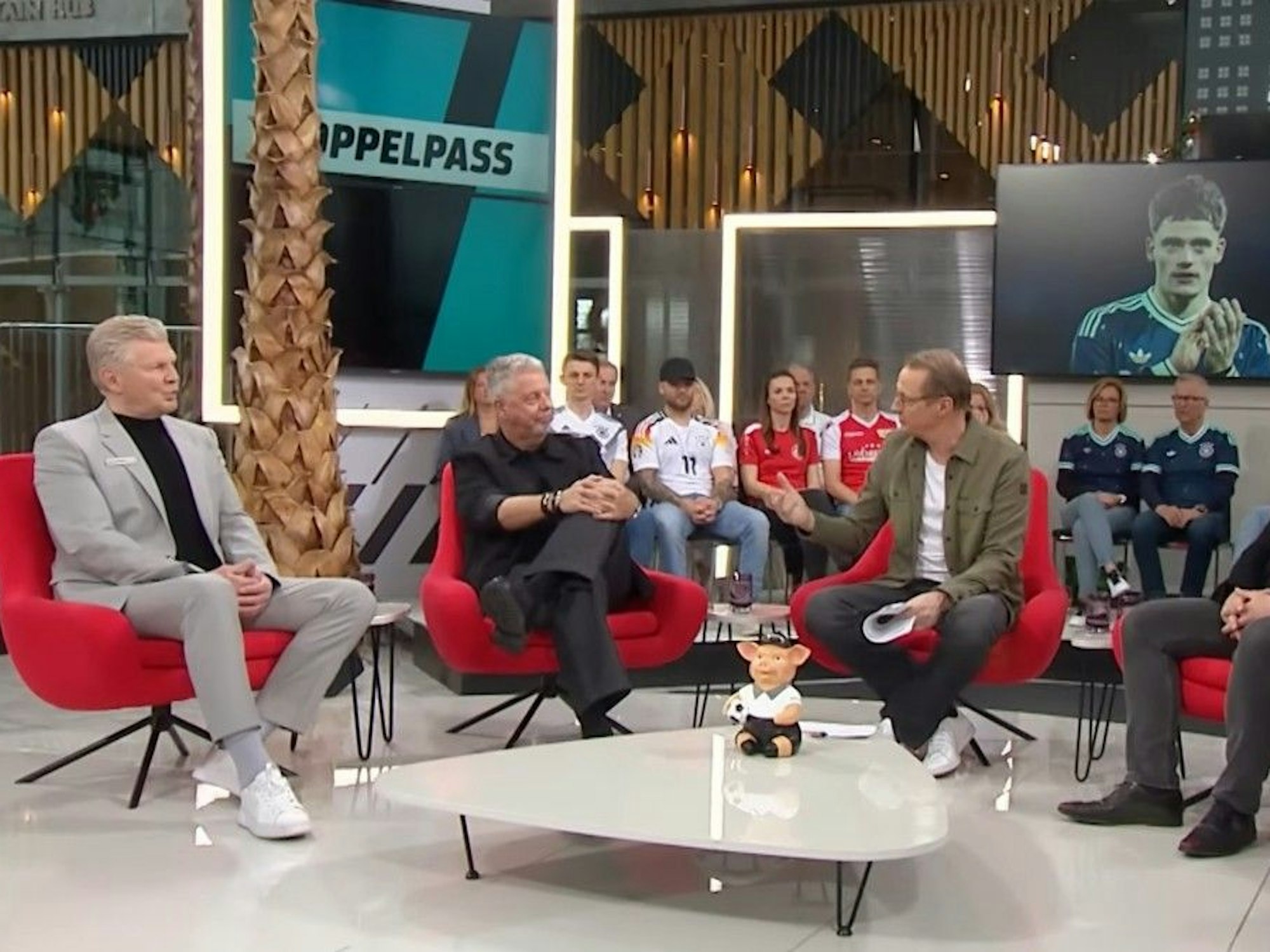 Die Talk-Runde im Sport1-„Doppelpass“ startete am Sonntag (29. März) zunächst ohne Almuth Schult.