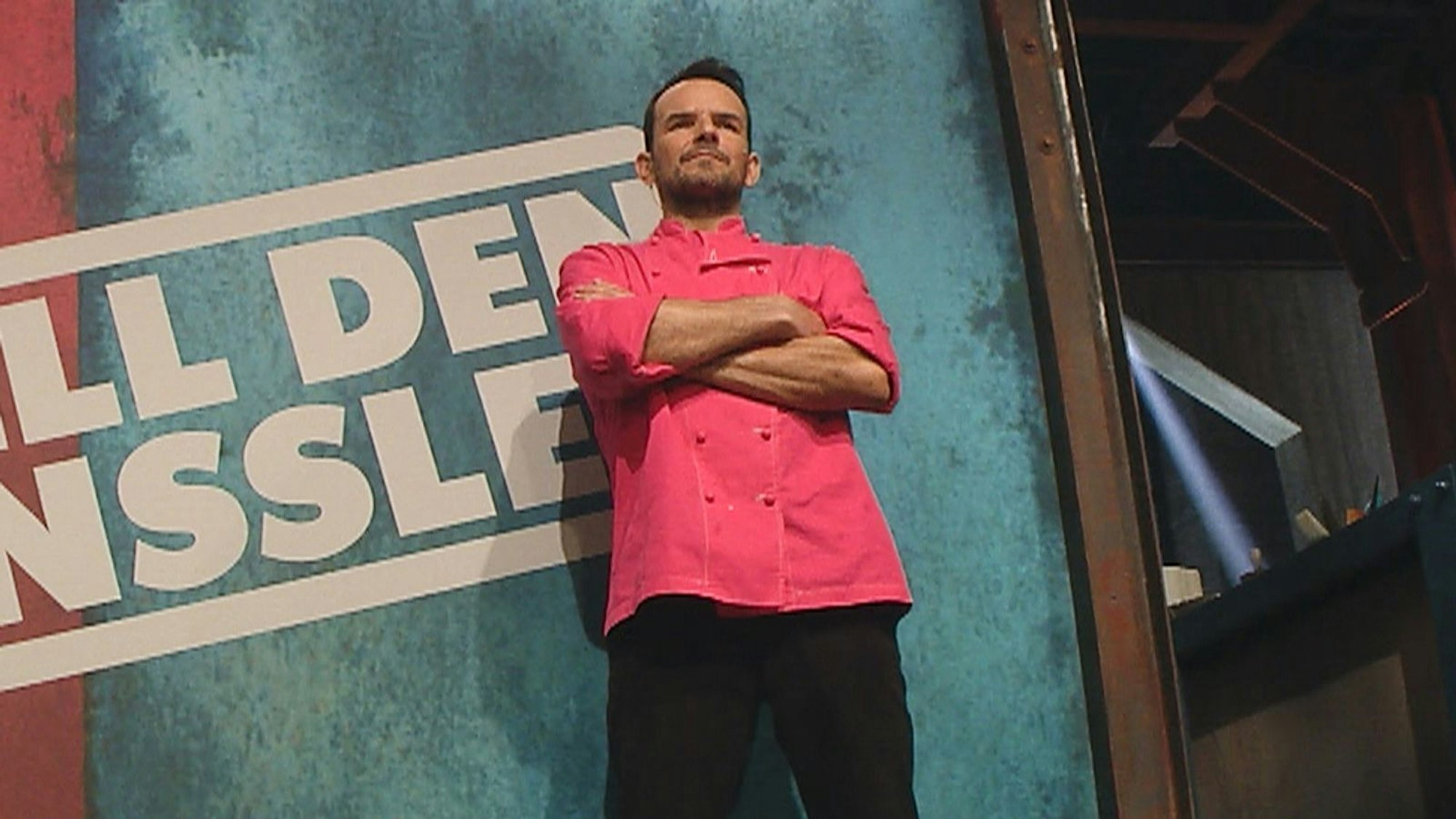 Trotz der Klatsche im Dessert feierte Henssler einen ungefährdeten 74:55-Kantersieg. Im Staffelfinale nächste Woche kommt's zum Duell mit Frank Rosin. (Bild: RTL)