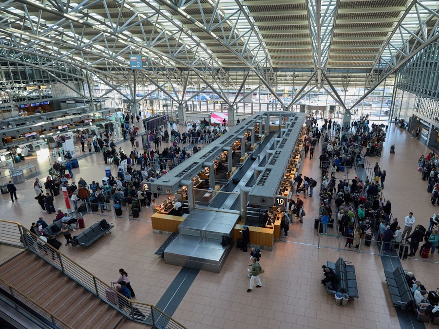 Check-In-Bereich des Terminals 2 am Flughafen Hamburg