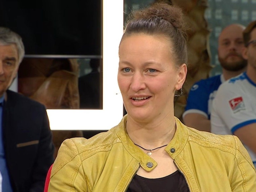 Ex-Nationaltorhüterin Almuth Schult sitzt in der Talkrunde im Sport1-„Doppelpass“ am Sonntag (29. März).