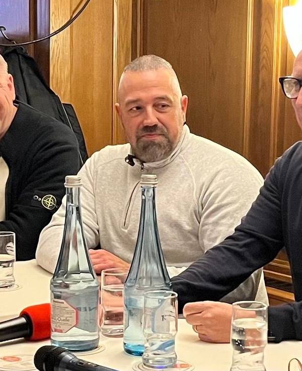 Im Reissdorf am Hahnentor: Martin Schlüter, Stephan Schell und Lionel Souque (v.l.) diskutierten am 29. März 2026 über den 1. FC Köln.