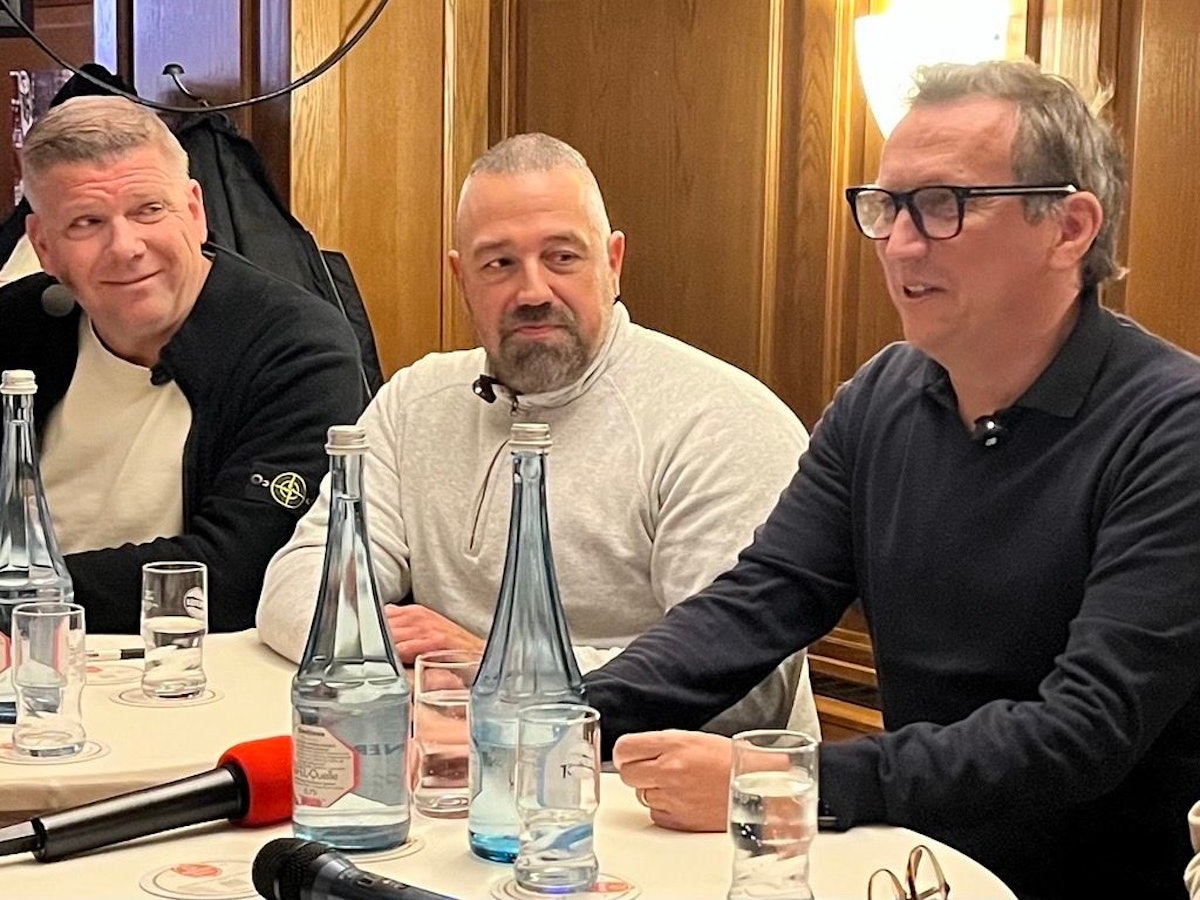 Im Reissdorf am Hahnentor: Martin Schlüter, Stephan Schell und Lionel Souque (v.l.) diskutierten am 29. März 2026 über den 1. FC Köln.