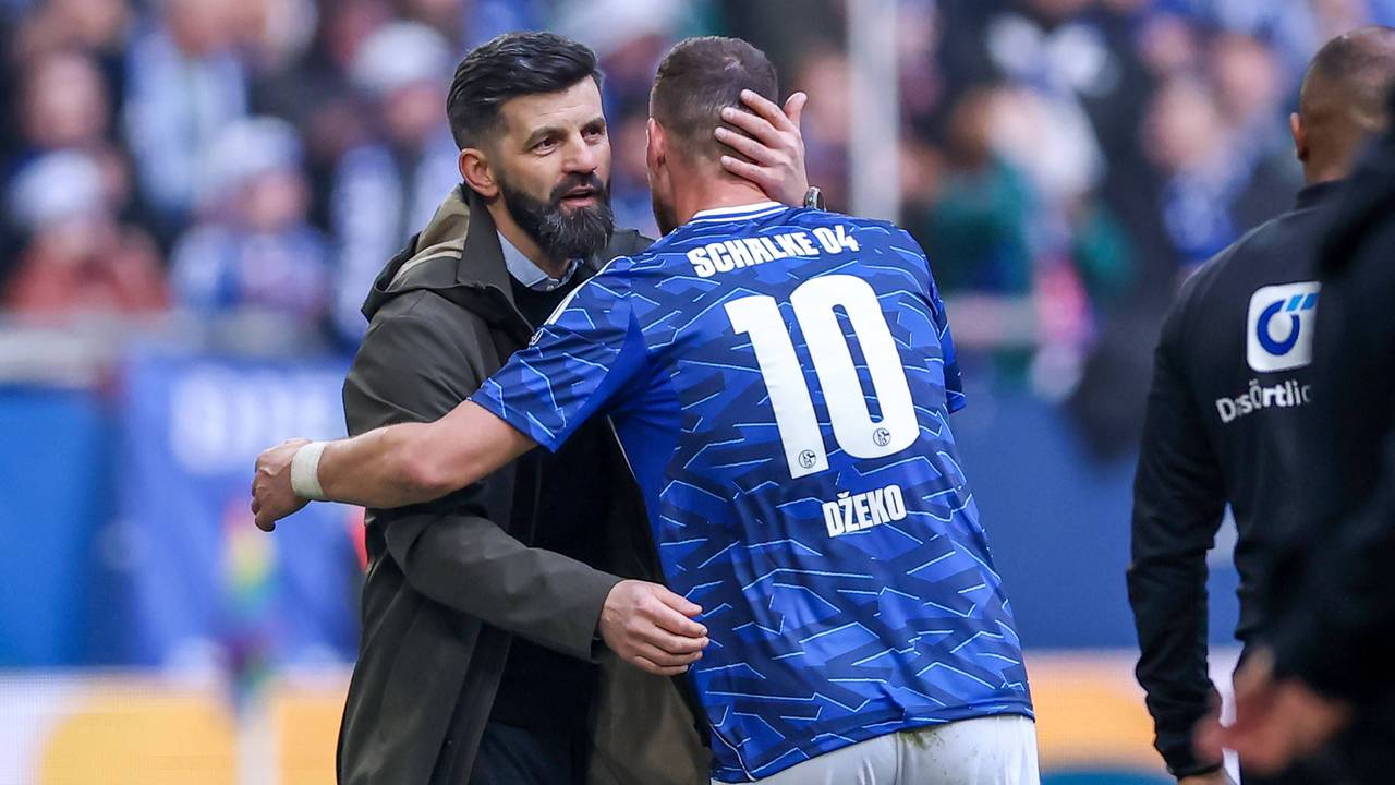 Umarmung von Miron Muslic und Edin Dzeko.