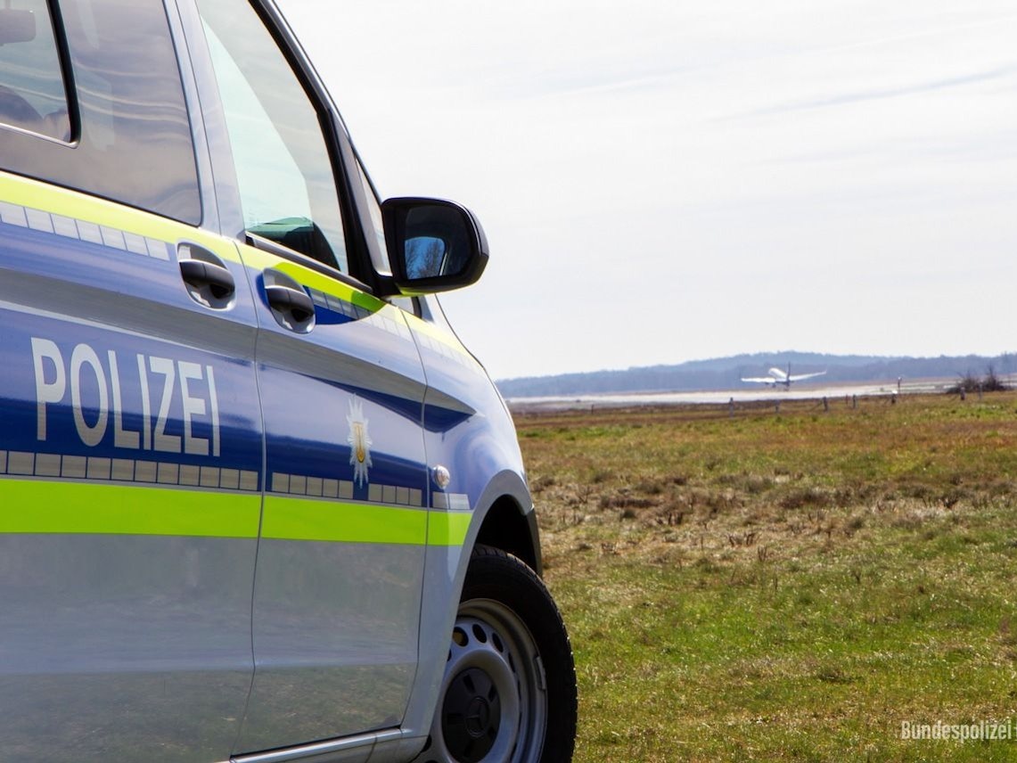 Bundespolizei vollstreckt Haftbefehl wegen Einschleusens von Ausländern.