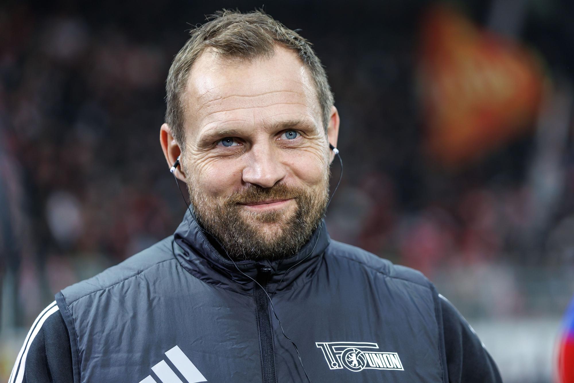 Bo Svensson lächelt bei einem Interview.