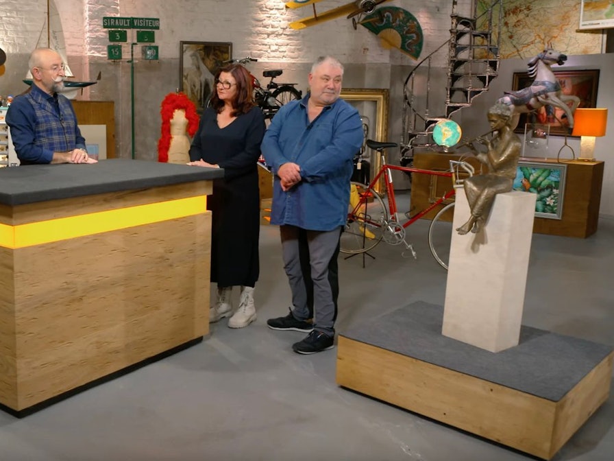 Verkäufer Jürgen aus Salzbergen brachte in der Montagsausgabe der ZDF-Trödelshow „Bares für Rares“ ein Erbstück seiner Eltern mit. (Bild: ZDF)