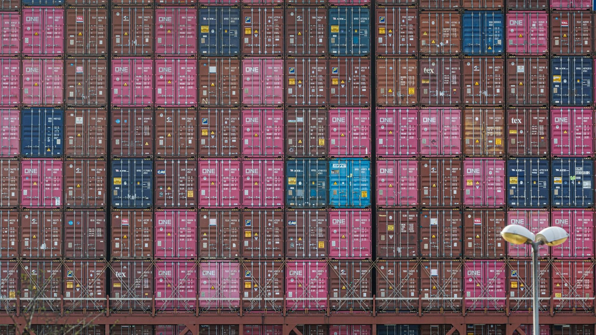 Containerwirtschaft im Hamburger Hafen