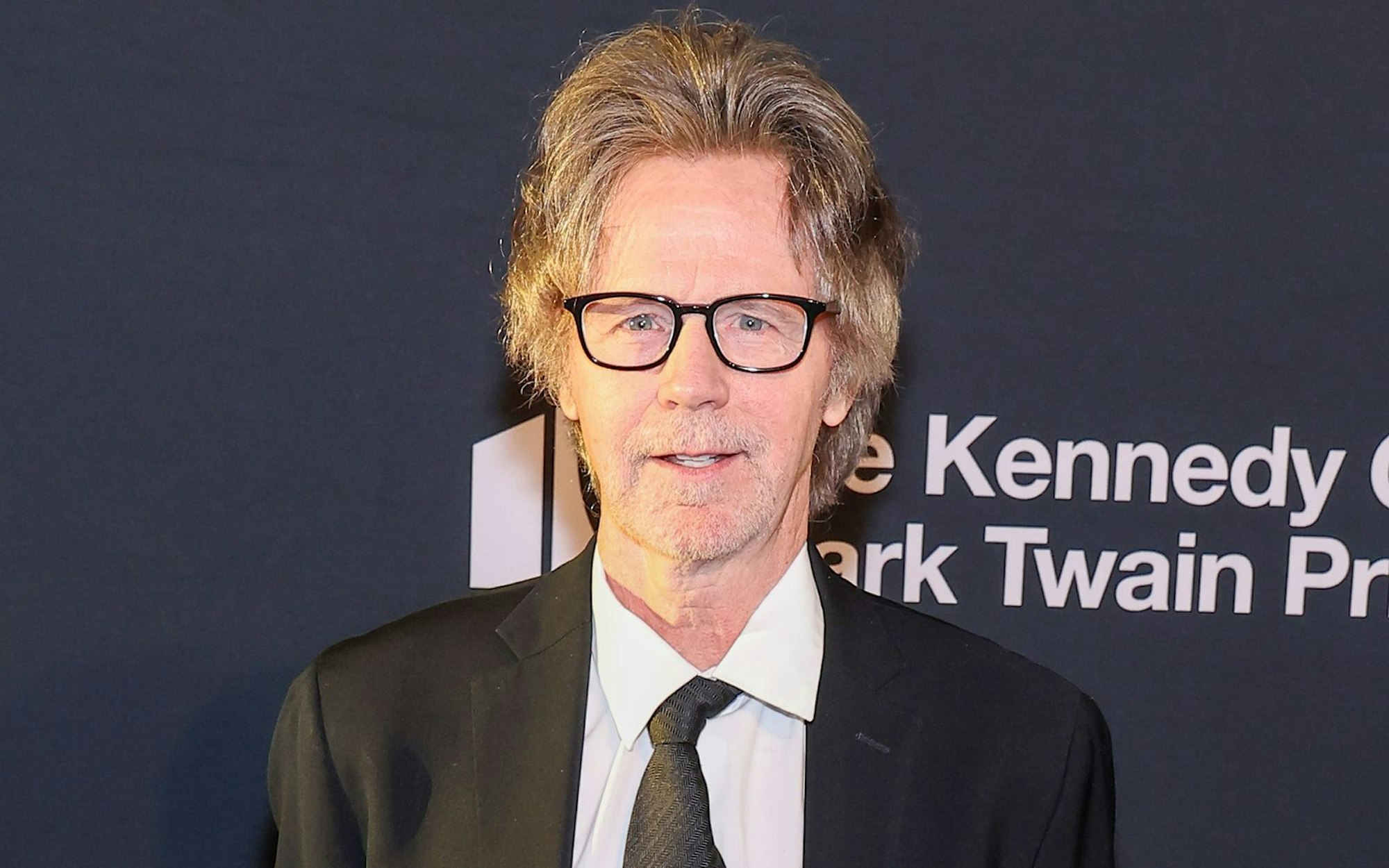 Nach dem Megaflop mit der Komödie „Meister der Verwandlung“ (2002) ist Dana Carvey nur noch in kleineren (TV-)Rollen zu sehen und trat wieder als Stand-up-Comedian auf. (Bild: Paul Morigi/Getty Images)