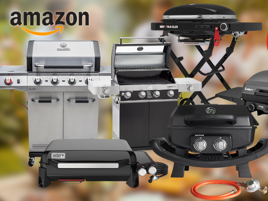 Gasgrills verschiedener Hersteller vor einem Gartenhintergrund.