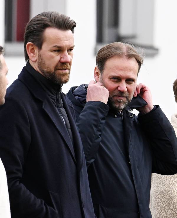 Thomas Kessler (l.) und Tim Steidten stehen beim FC-Training.