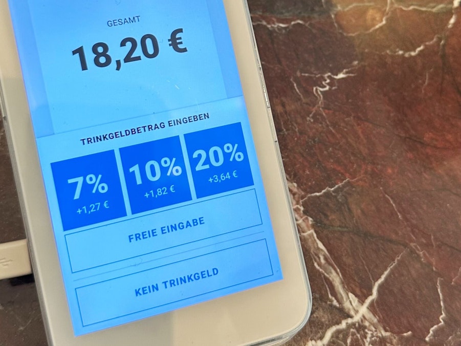 Trinkgeldoptionen auf dem Display eines Kartenlesegeräts
