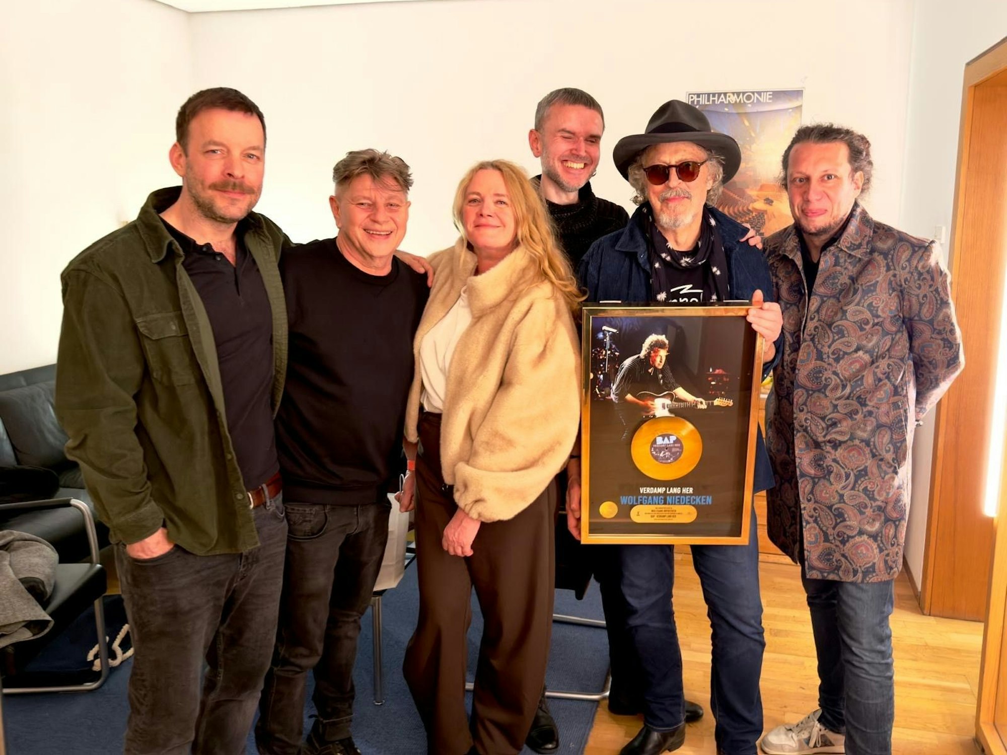 Wolfgang Niedecken mit Goldener Schallplatte.