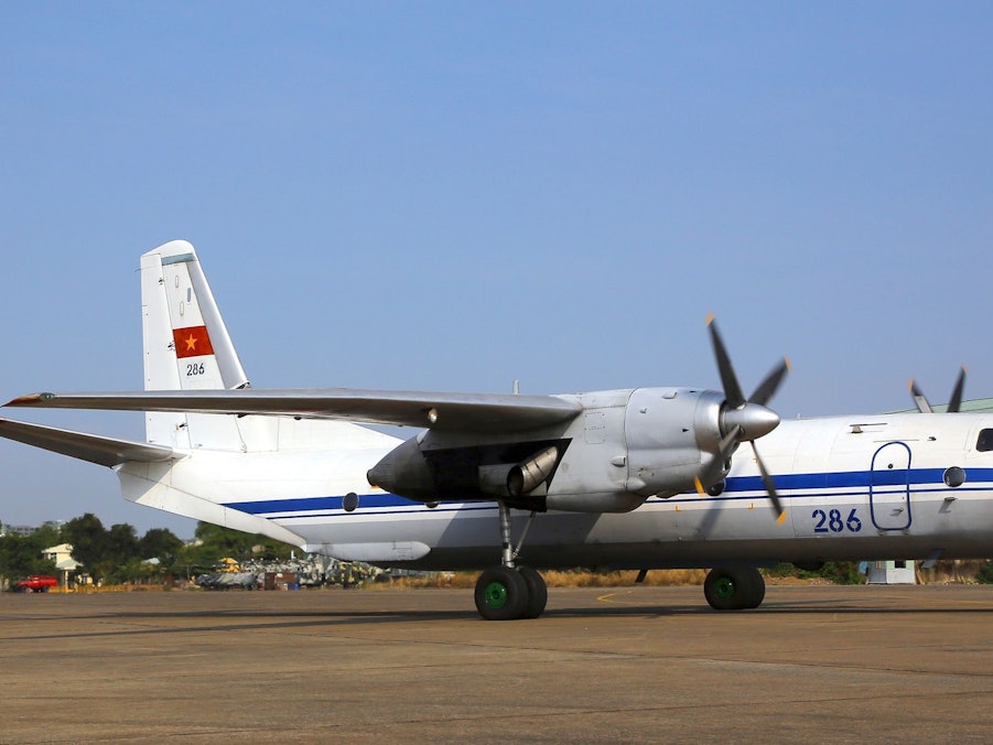 Militärflugzeug des Typs Antonow AN-26