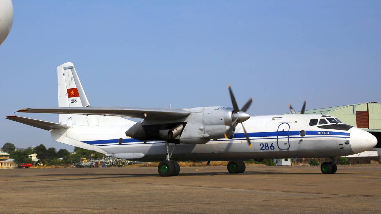 Militärflugzeug des Typs Antonow AN-26