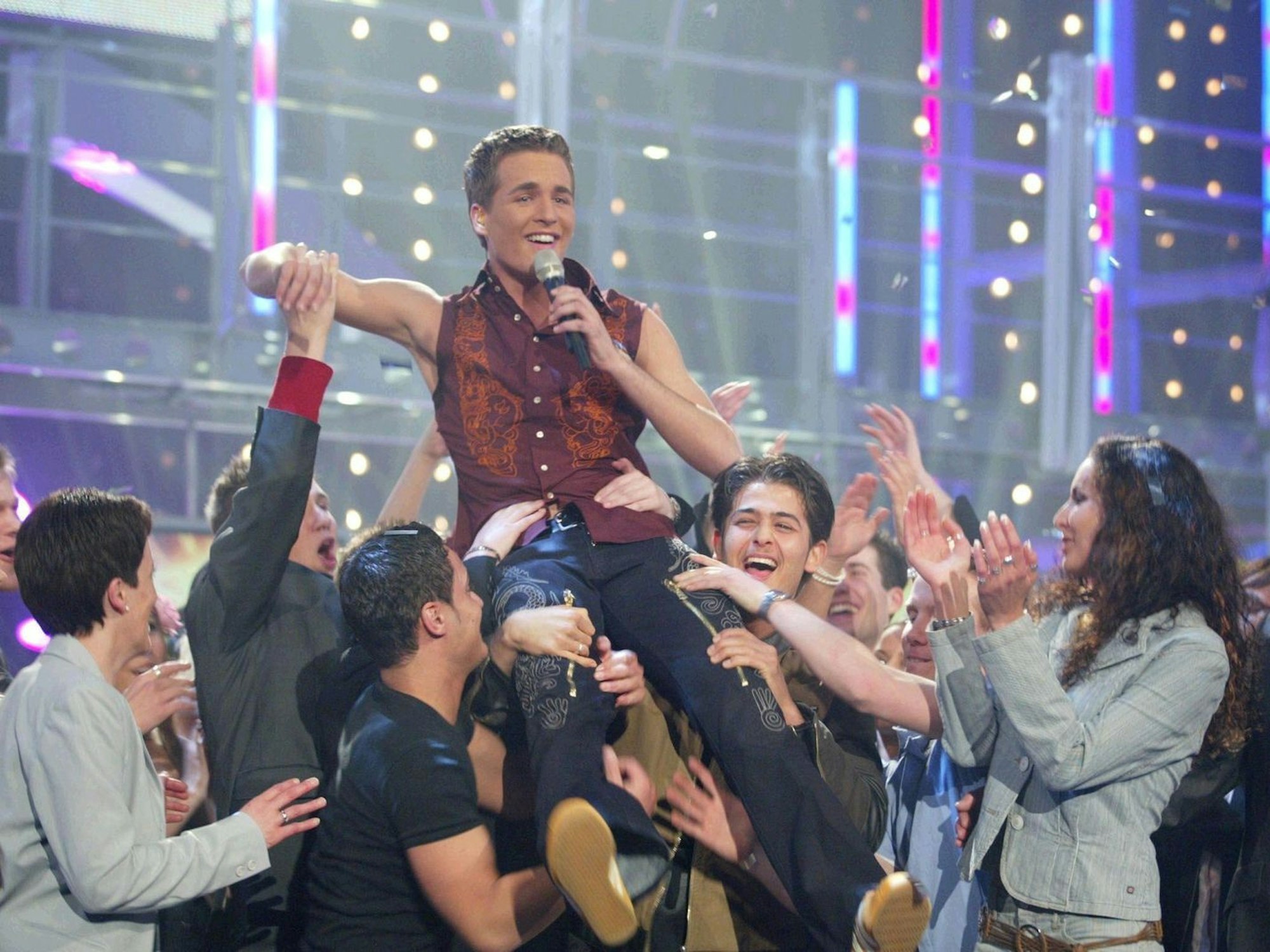 Er war der erste DSDS-Gewinner überhaupt, und er ist einer der erfolgreichsten Show-Absolventen geblieben: 2003 wurde Alexander Klaws erster Casting-“Superstar“ der Republik. (Bild: RTL)