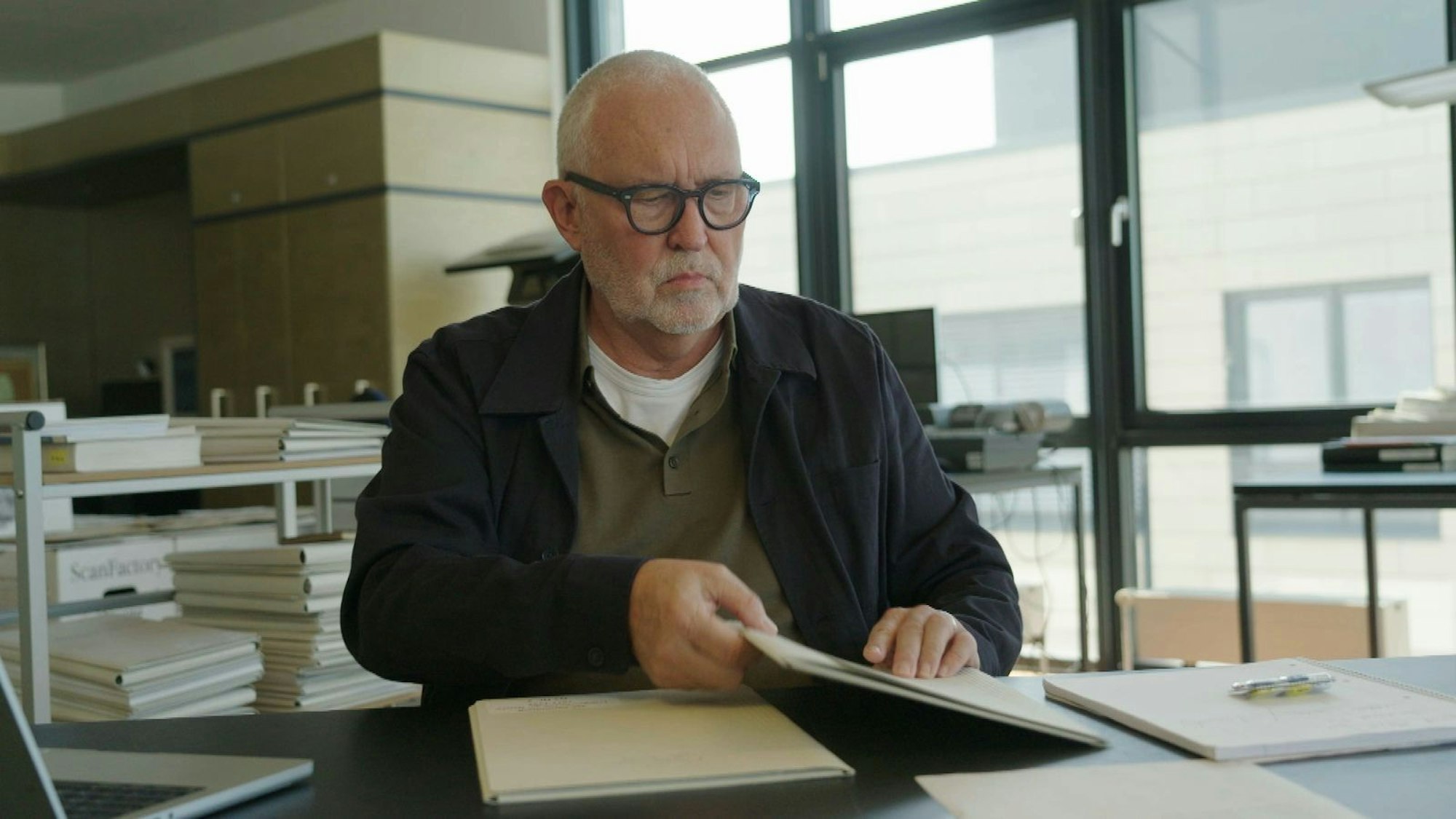 Recherchen in der Familiengeschichte zeigten: Der Großvater von Andreas Bönte war bei der SA. (Bild: BR)