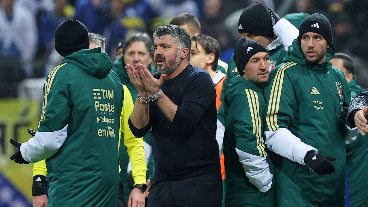 Italiens Trainer Gennaro Gattuso gestikuliert von der Seitenlinie aus.