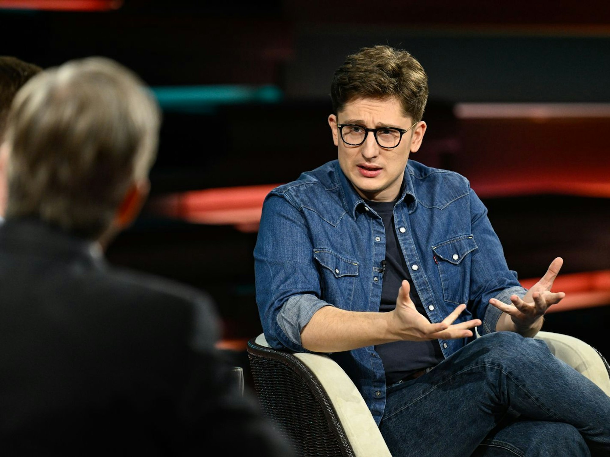 Juso-Chef Philipp Türmer machte bei „Markus Lanz“ deutlich, dass der Krieg im Iran völkerrechtswidrig sei. (Bild: ZDF / Markus Hertrich)