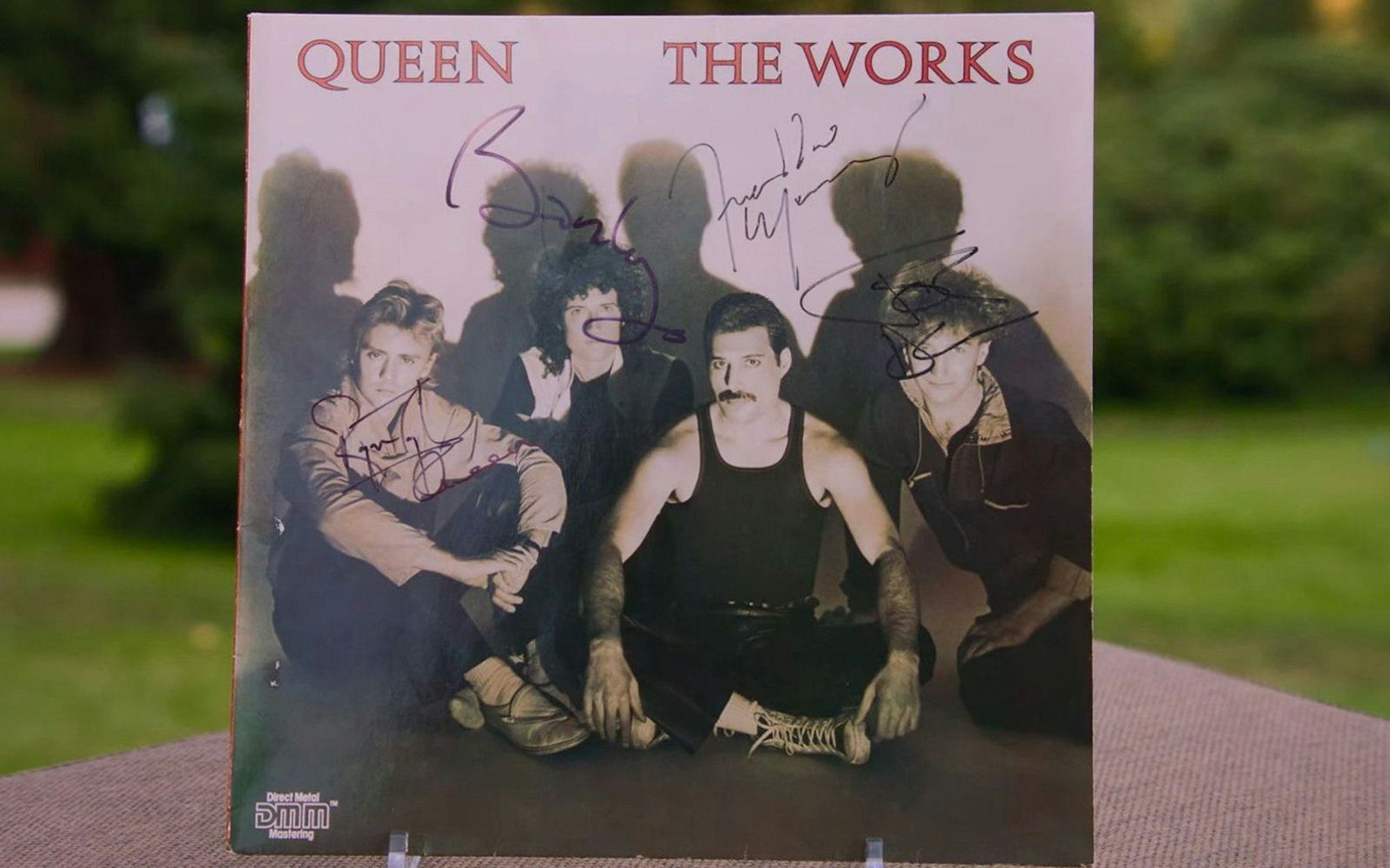 Die signierte Queen-Platte nahm der Verkäufer lieber wieder mit. (Bild: ZDF)