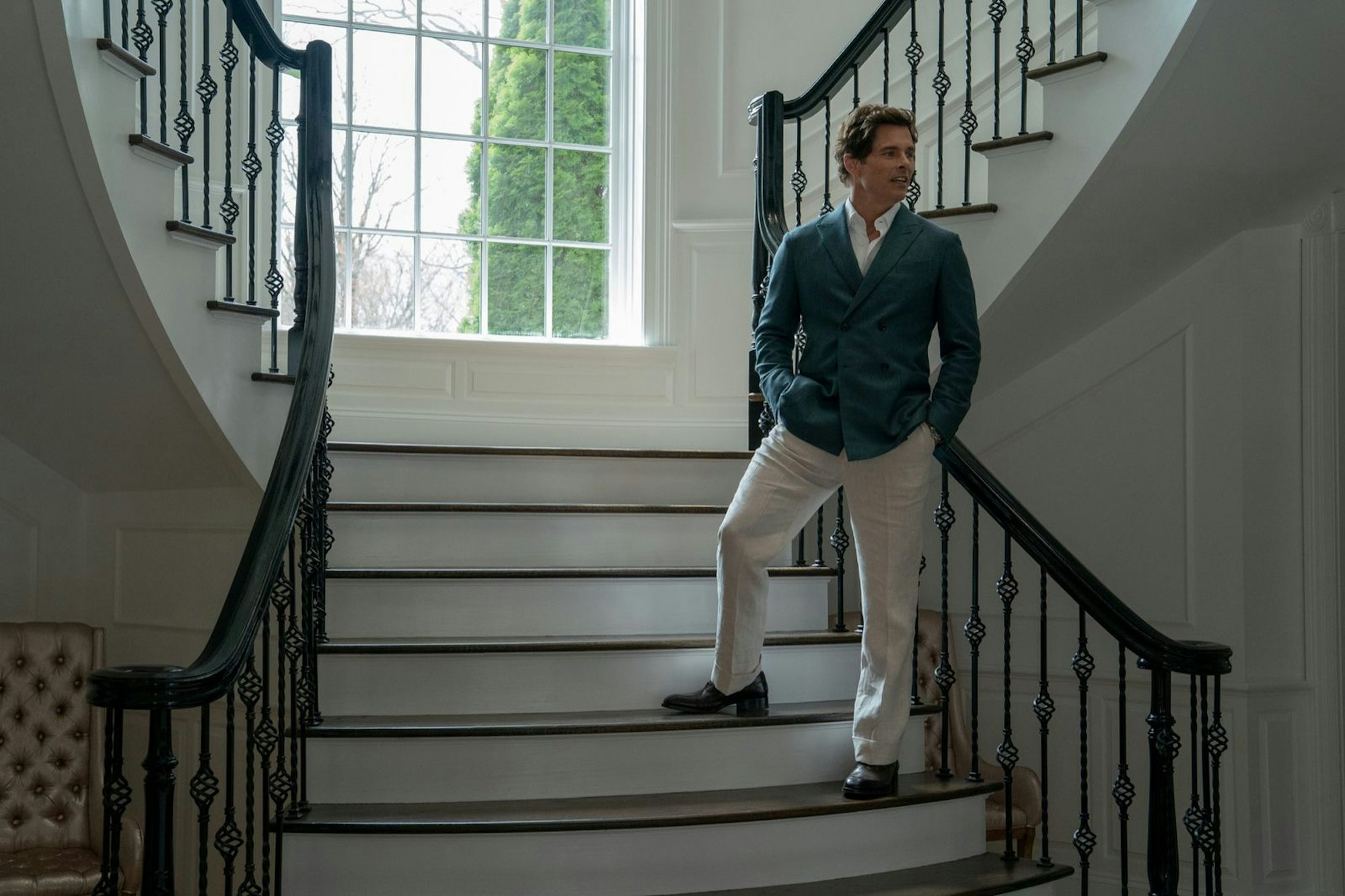 Der Neue in der Nachbarschaft ist reicher als alle anderen: Owen Ashe (John Marsden). (Bild: Apple TV / Jon Pack)