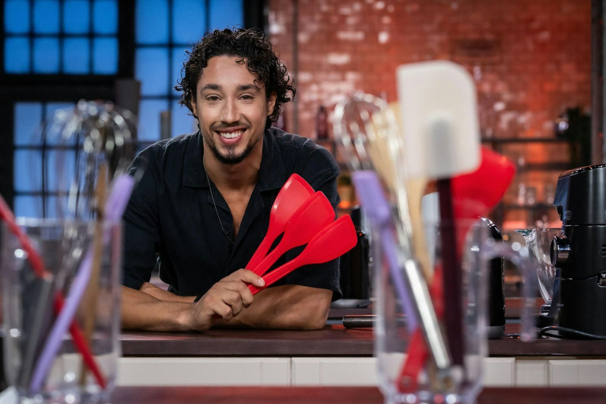 René Casselly sicherte sich die goldene Trophäe und 10.000 Euro. Die wolle er an eine Tierschutzorganisation spenden, erklärte er nach seinem Sieg. (Bild: Joyn / Claudius Pflug)