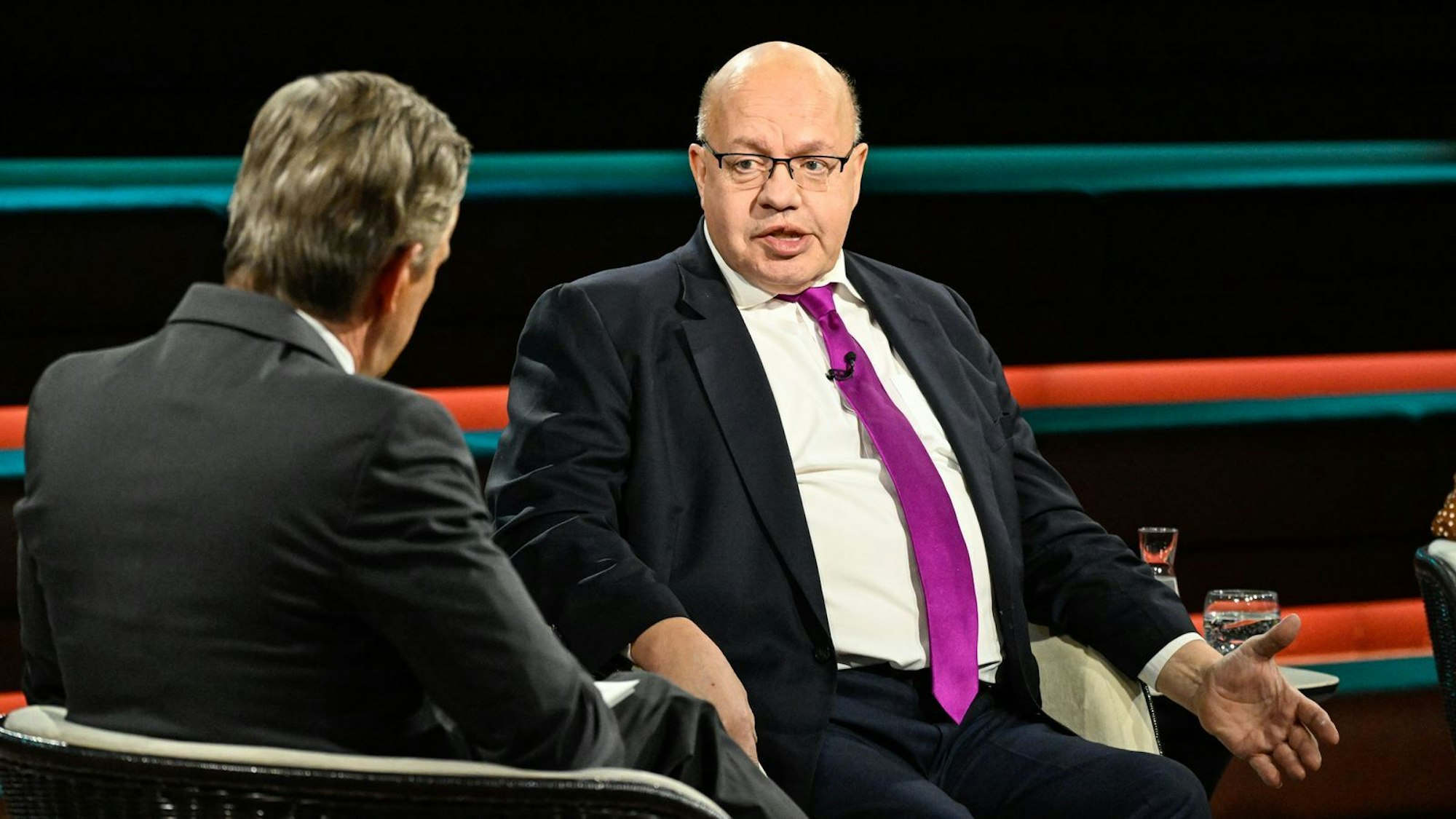 Ex-Bundeswirtschaftsminister Peter Altmaier lobte bei „Markus Lanz“ die Reformfähigkeit der Regierung unter Angela Merkel. (Bild: ZDF / Markus Hertrich)