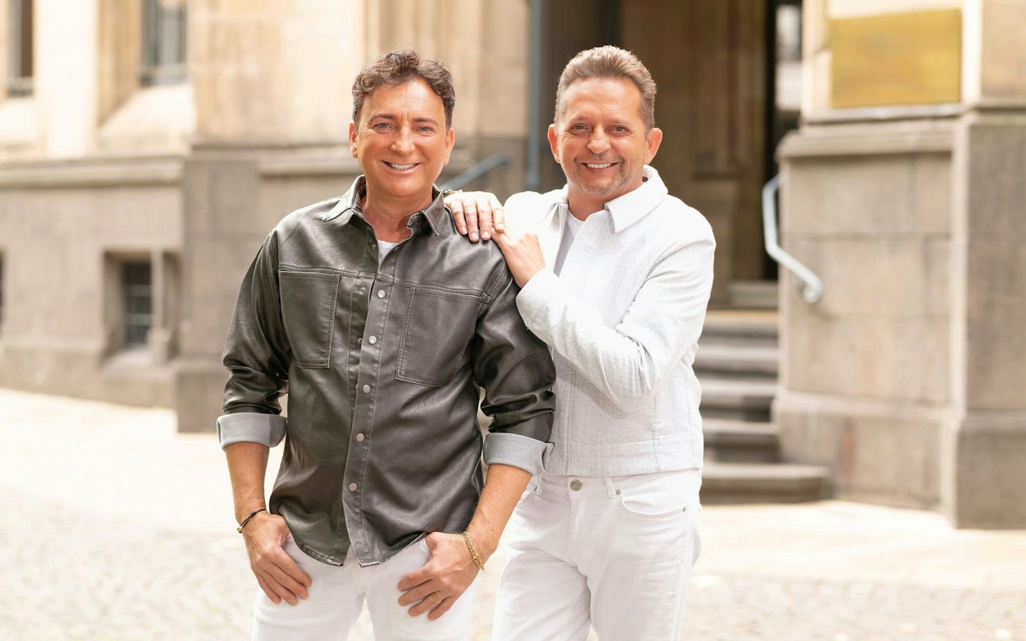 Fredi Malinowski (links) und Martin Hein haben gute Karten, wenn sie nun als Fantasy ihr neues Album „Bube Dame König“ veröffentlichen: Zuletzt landeten sie mit ihrer Musik regelmäßig ganz oben in den Charts. (Bild: Lars Laion)