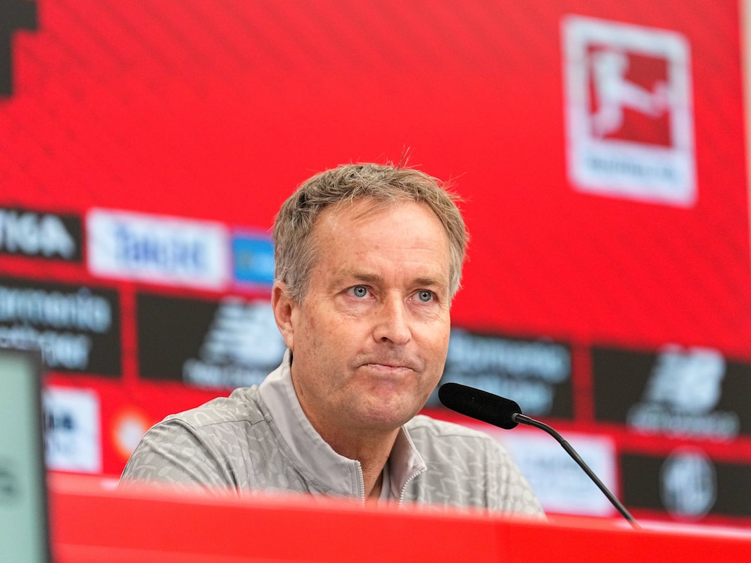 Kasper Hjulmand auf einer Pressekonferenz.