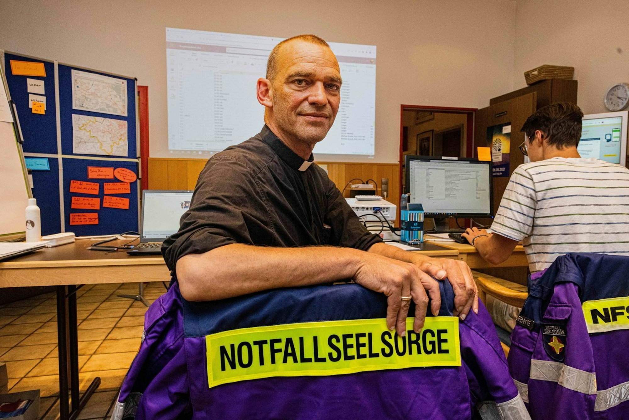 Albi Roebke ist evangelischer Pfarrer und Notfallseelsorger in Bonn und im Kreis Rhein-Siegen. (Bild: ZDF/Kirchenkreis Bonn/M. Böschemeyer)